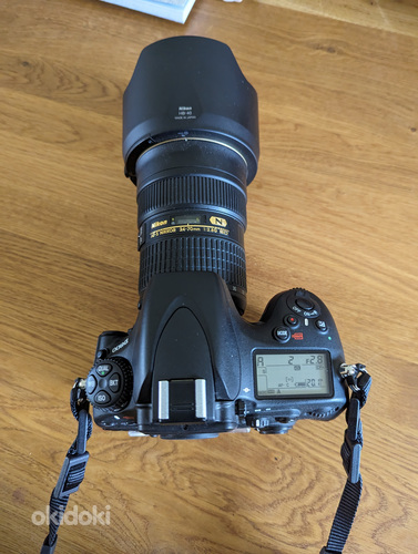 Nikon D800 kaamera kere koos mälukaartide ja kotiga (foto #4)