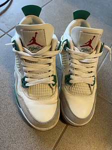Jordan 4 (3 фото из 4)
