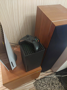 Xbox series x 1tb (2 foto / 2)