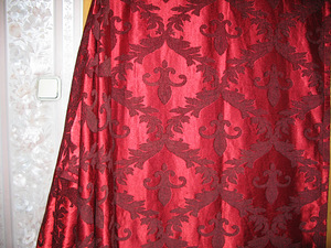 Dekoratiivkangas punane 260 * 150.Viskoos/silk täpiline 5m (2 foto / 3)