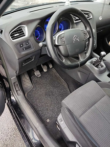 Citroen C4 Collection (13 фото из 13)