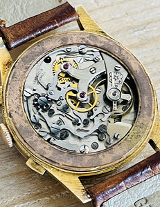 Chronographe Suisse - 18K Gold (9 foto / 9)