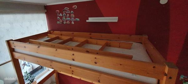 Двухъярусная кровать с лестницей + матрас (фото #2)