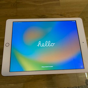 iPad 6th Gen 9.7'' 128GB + 2 kaitseümbrist + uus kaitseklaas (1 foto / 4)