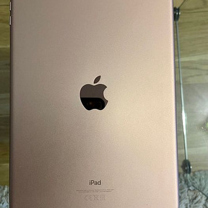 iPad 6th Gen 9.7'' 128GB + 2 kaitseümbrist + uus kaitseklaas (3 foto / 4)