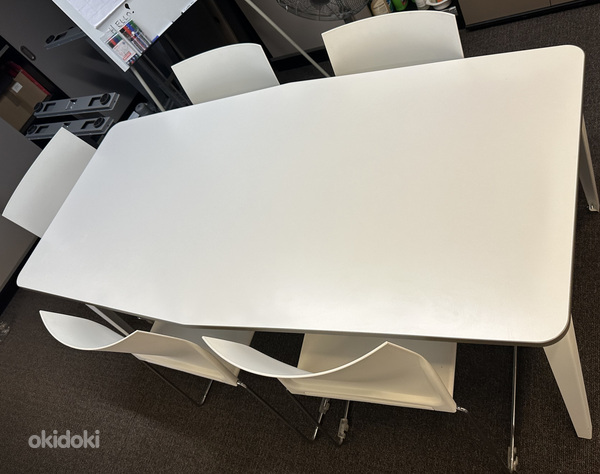 Standard konverentsilaud koos 5 tooliga