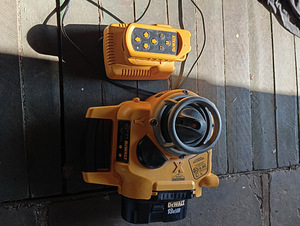 Dewalt dw077 laser (1 foto / 2)
