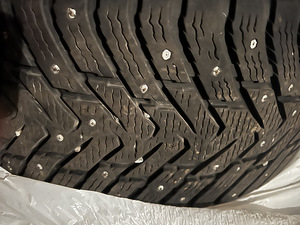 Talvine naastrehv 265/50 r19 suv Hakkapeliitta 8 (2 foto / 3)
