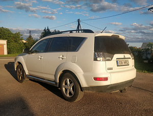 Mitsubishi Outlander (3 foto / 11)
