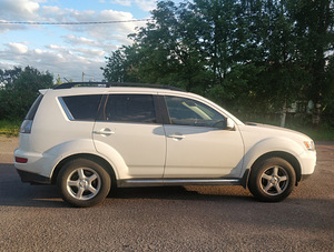 Mitsubishi Outlander (7 foto / 11)