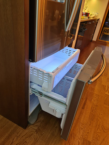 Двухкамерный холодильник Samsung H177xL90xW70см (8 фото из 10)