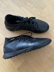 Бутсы Adidas (1 фото из 3)