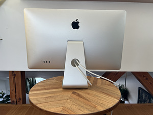 Apple Cinema Display 27" LED Monitor A1316 (2 foto / 3)