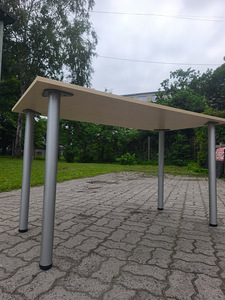 Стол (3 фото из 4)