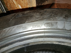 Pirelli naastrehvid 215/65/R17 (3 foto / 3)
