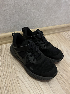 Poiste tossud Nike 35 suurus (2 foto / 3)