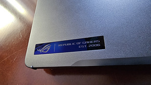 Asus ROG 14, Ryzen7 16GB 1000GB RX6700S (7 foto / 7)