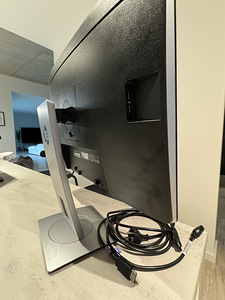 Компьютерный монитор HP (1 фото из 4)
