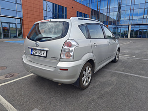 Toyota Corolla Verso (4 foto / 9)