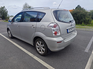 Toyota Corolla Verso (5 foto / 9)