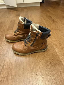 Talvesaapad Mustang 37