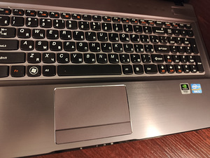 Sülearvuti Lenovo ideapad Y570 (3 foto / 10)