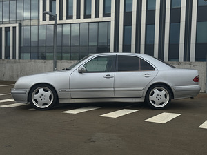 Mercedes-Benz E320 CDI (2 foto / 14)