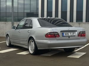 Mercedes-Benz E320 CDI (5 foto / 14)