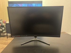 Mänguarvuti ja monitor (3 foto / 3)
