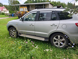 Hyundai santa fe (2 foto / 6)