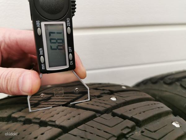 Goodyear Ultra Grip Ice Arctic 215/55R17 98T Шипованная шина (фото #2)