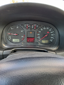 Volkswagen golf 4 1.9 tdi (2 foto / 10)