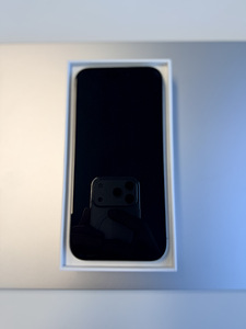 iPhone 15 Pro 256Gb Natural Titanium (7 foto / 7)