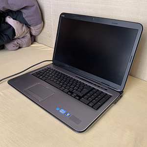 Dell XPS 17 L702x (2 foto / 10)