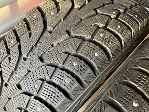 Зимние шипованные шины Hankook 255/55-18 (5 фото из 6)