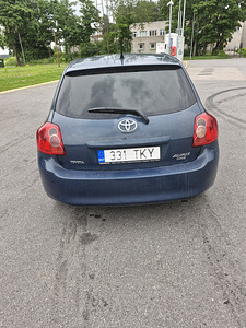 Toyota auris (2 foto / 5)
