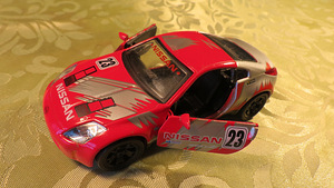 AUTO MUDEL 1:36 NISSAN FAIRLADY 350Z 2002 (2 foto / 10)