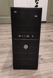 E8400/4GB/120SSD/500HDD/Radeon HD7770 (2 foto / 5)