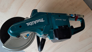 Makita (2 фото из 4)
