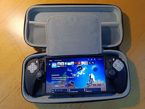 Playstation Portal + Case and Protection (1 foto / 3)