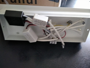 Seinariiuliga el. lamp + USB+ Wireless , uus (2 foto / 4)
