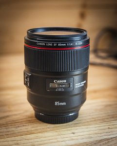 Canon 85mm F1.4L IS EF (2 foto / 3)