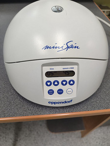 Tsentrifuug Eppendorf MiniSpin Plus (1 foto / 4)