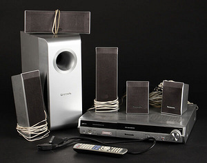 Panasonic SA-RT30 Recordable DVD Home Theatre System (1 foto / 2)
