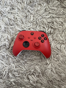 Xbox one S + Xbox seriers X/S controller + 14 Games (2 foto / 3)