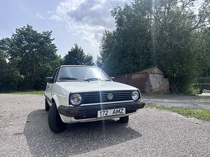 Продается VW Golf 2 (1989, белый, 4-дверный) (2 фото из 14)