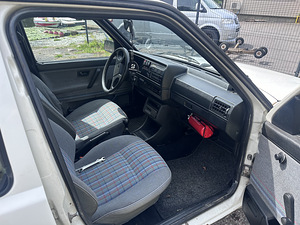 Продается VW Golf 2 (1989, белый, 4-дверный) (11 фото из 14)