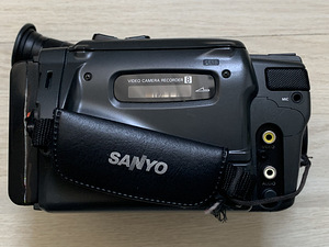 SANYO 8 mm Camcorder VM - EX220P (4 foto / 6)