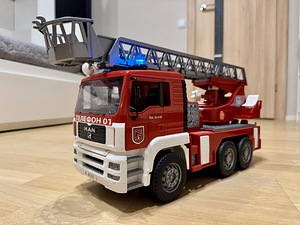 BRUDER MAN TGA Tuletõrjeauto heli&valgus skaala 1:16 (1 foto / 5)