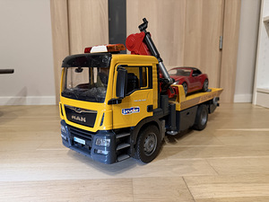 BRUDER MAN TGS pukseerimisauto (evakuator) 1:16 (1 foto / 8)